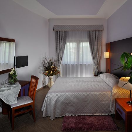 Hotel Roma Tiburtina Metro Eksteriør billede